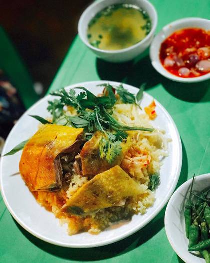 Theo Chân Hoa Hậu Mỹ Linh Khám Phá Những Địa Chỉ Ăn Ngon, Bổ, Rẻ Ở Phú Yên - Ảnh 4 Theo Chân Hoa Hậu Mỹ Linh Khám Phá Những Địa Chỉ Ăn Ngon, Bổ, Rẻ Ở Phú Yên - Ảnh 4