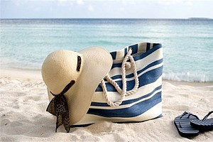 10 Loại Túi Xách Vừa Thời Trang Lại Vừa An Toàn Cho Kỳ Nghĩ Bên Bãi Biển 10 Loại Túi Xách Vừa Thời Trang Lại Vừa An Toàn Cho Kỳ Nghĩ Bên Bãi Biển