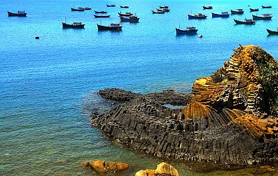 Gành Đá Đĩa, Phú Yên: hút mọi ánh nhìn nơi Du khách…! Gành Đá Đĩa, Phú Yên: hút mọi ánh nhìn nơi Du khách…!