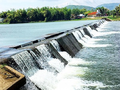 Khám phá sự hùng vĩ của đập Tam Giang khi du lịch Phú Yên Khám phá sự hùng vĩ của đập Tam Giang khi du lịch Phú Yên