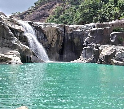Vực Phun – điểm đến tuyệt vời không thể bỏ qua khi đến Phú Yên Vực Phun – điểm đến tuyệt vời không thể bỏ qua khi đến Phú Yên
