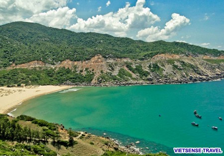 Hành Trình 4 Ngày: Tuy Hòa - Đại Lãnh -  Hải Đăng - Mũi Điện - Vịnh Xuân Đài - Vũng Rô - Gành Đá Đĩa - Đầm Ô Loan