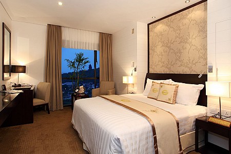 Khách Sạn CenDeluxe Phú Yên