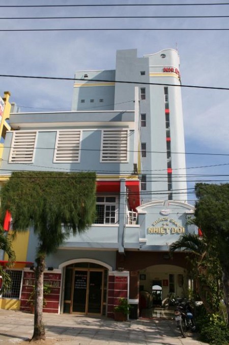 Khách Sạn Nhiệt Đới