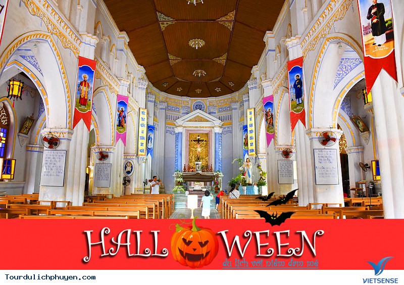 Halloween có liên quan gì đến nhà thờ Mằng Lăng - Ảnh 4 Halloween có liên quan gì đến nhà thờ Mằng Lăng - Ảnh 4
