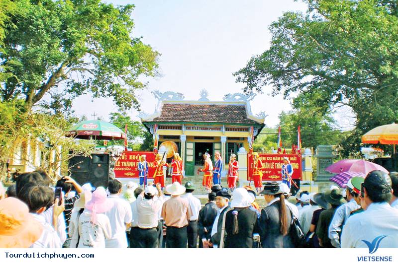 Mộ và đền thơ Lê Thành Phương