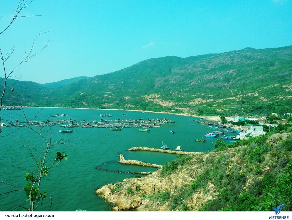 2. Làng chài Hải Minh