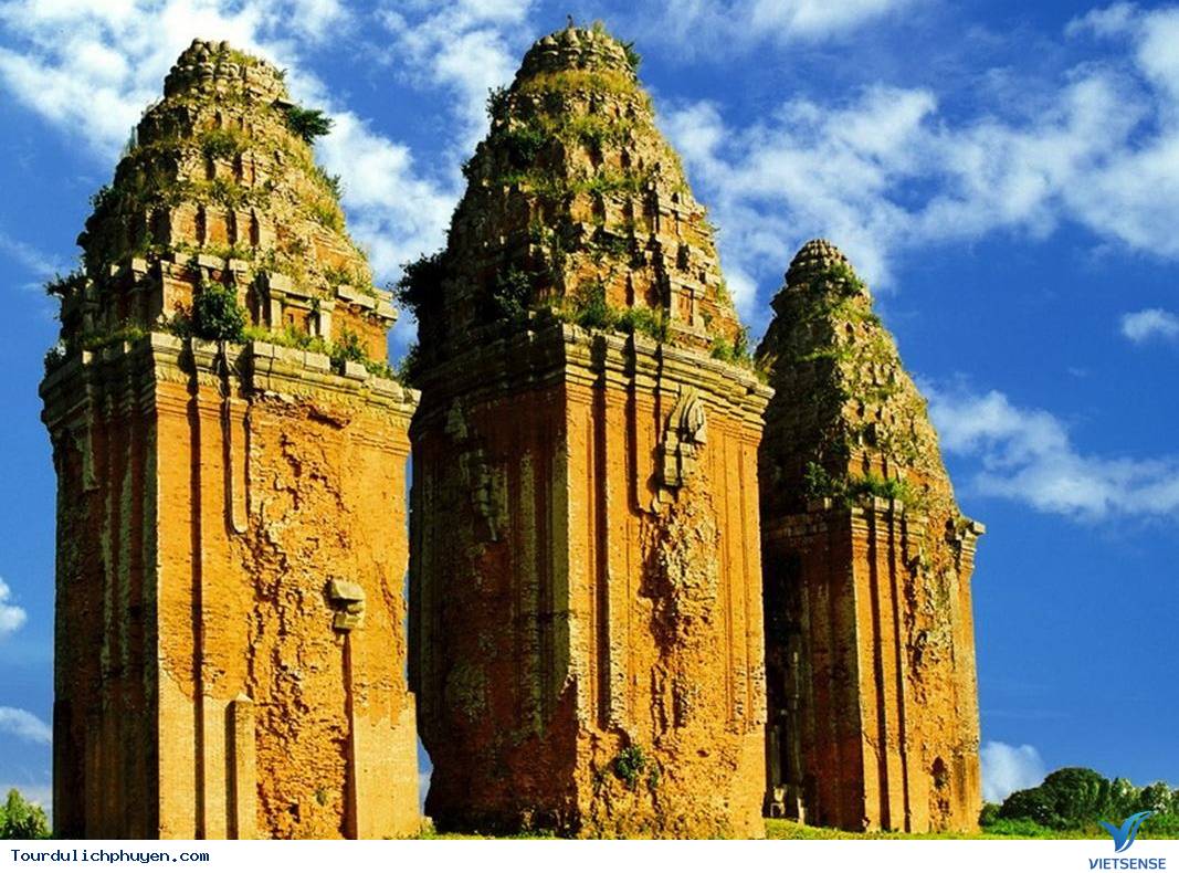 7. Tháp Dương Long (Tháp Ngà)