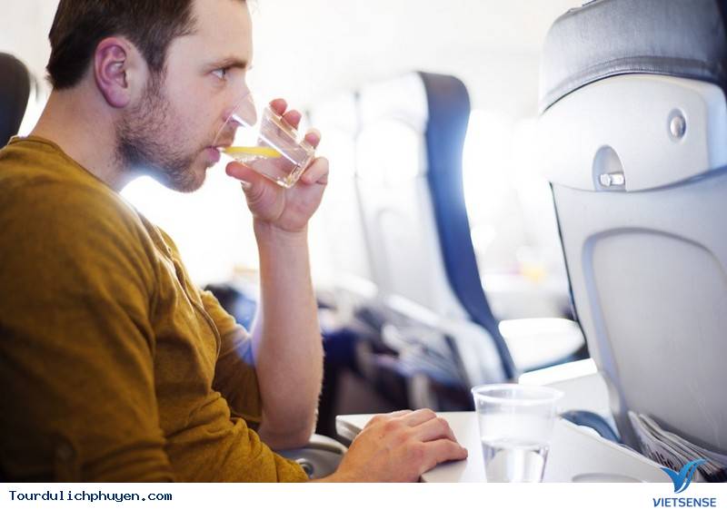 8 Mẹo Nhỏ Giúp Bạn Không Bị Say Máy Bay Đơn Giản Dễ Làm - Ảnh 3