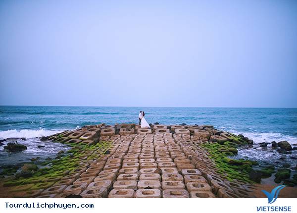 Bãi Đá Trên Biển Phú Yên – Điểm Lý Tưởng Cho Bộ Ảnh Cưới Hoàn Hảo - Ảnh 6 Bãi Đá Trên Biển Phú Yên – Điểm Lý Tưởng Cho Bộ Ảnh Cưới Hoàn Hảo - Ảnh 6