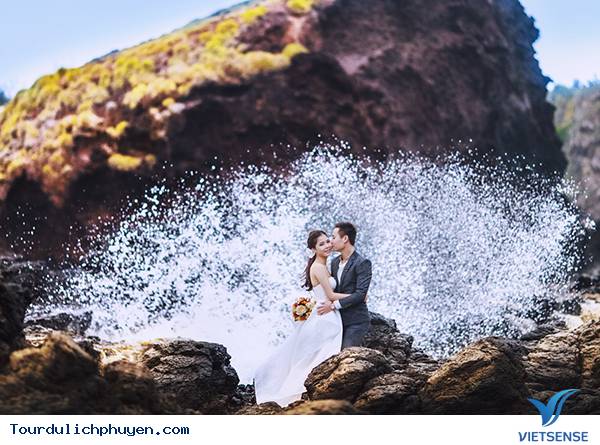 Bãi Đá Trên Biển Phú Yên – Điểm Lý Tưởng Cho Bộ Ảnh Cưới Hoàn Hảo - Ảnh 10 Bãi Đá Trên Biển Phú Yên – Điểm Lý Tưởng Cho Bộ Ảnh Cưới Hoàn Hảo - Ảnh 10