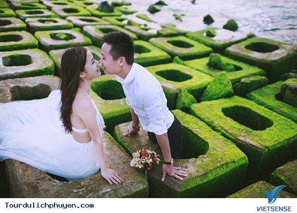 Bãi Đá Trên Biển Phú Yên – Điểm Lý Tưởng Cho Bộ Ảnh Cưới Hoàn Hảo - Ảnh 4 Bãi Đá Trên Biển Phú Yên – Điểm Lý Tưởng Cho Bộ Ảnh Cưới Hoàn Hảo - Ảnh 4