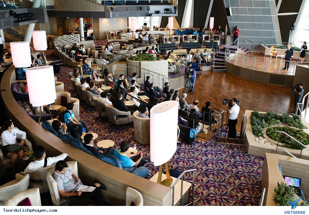 Du Thuyền Lớn Nhất Châu Á Tại Việt Nam