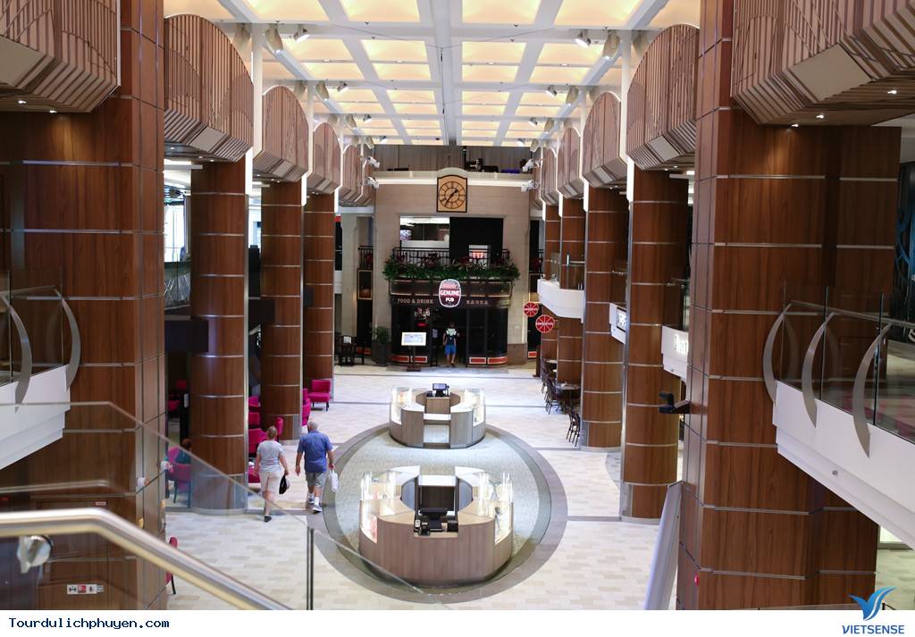 Du Thuyền Lớn Nhất Châu Á Tại Việt Nam