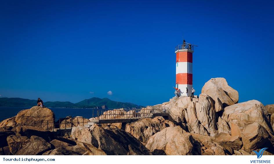 Đầu năm 2019, gành Đá Đĩa thu hút đông đảo khách thăm quan - Ảnh 4 Đầu năm 2019, gành Đá Đĩa thu hút đông đảo khách thăm quan - Ảnh 4