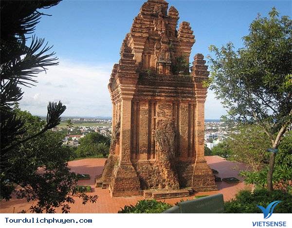 du lich phu yen, thap nhan