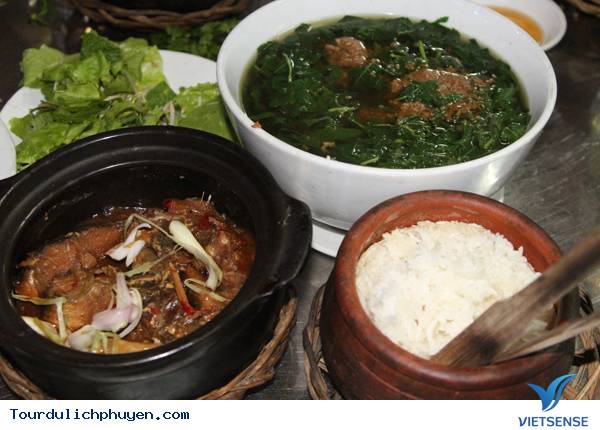 cơm niêu phú yên