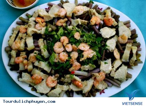 Gỏi Bông Súng Phú Yên - Ảnh 1