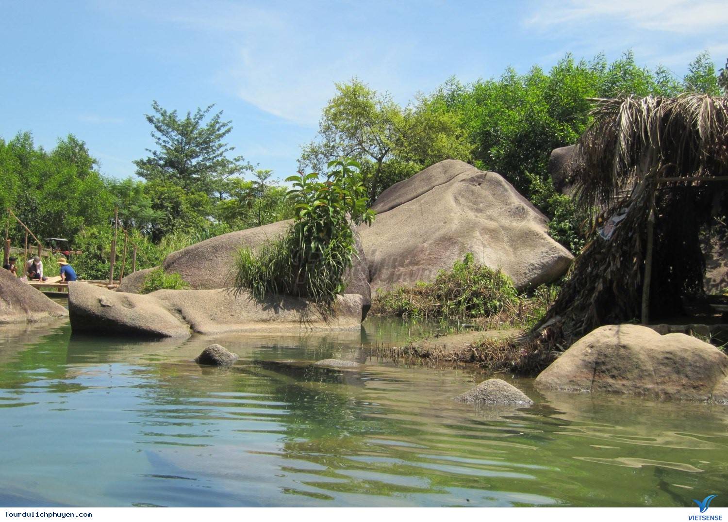 Khám phá suối Lạnh