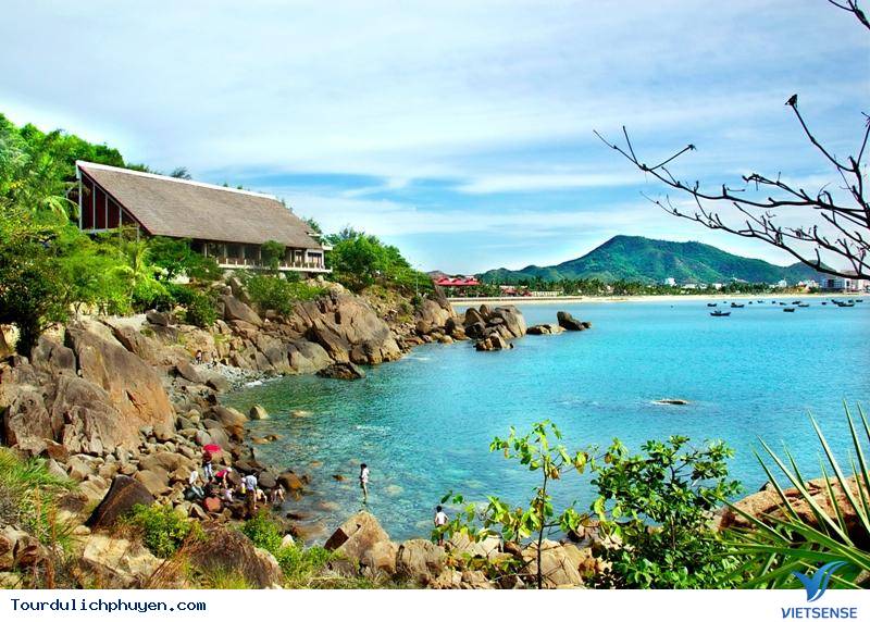 Ngày 2: Làng chài Nhơn Hải - Hòn Khô - Surf Bar