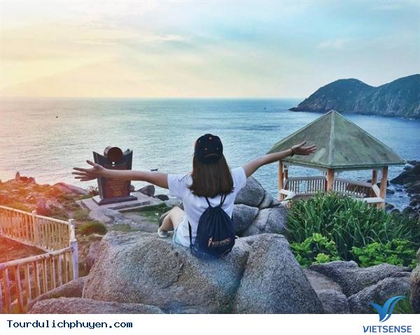 Những địa điểm chụp ảnh đẹp nhất hè này ở Phú Yên - Ảnh 1 Những địa điểm chụp ảnh đẹp nhất hè này ở Phú Yên - Ảnh 1