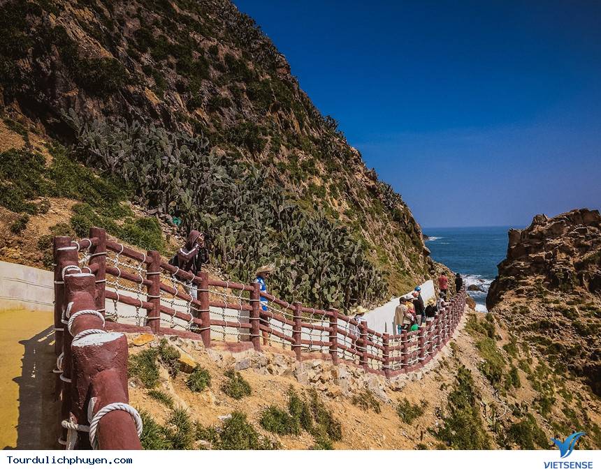 Những trải nghiệm tuyệt đẹp tại eo gió - Ảnh 2