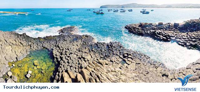 Phú Yên Là Một Trong 8 Điểm Đến Lý Tưởng Để hành trình Một Mình Ở Việt Nam - Ảnh 1